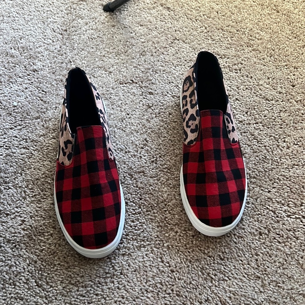 Women Slip On Flat Loafer Sneaker Cushioned Insole Multicolor EUR 42 NEW